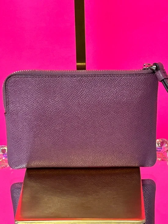 Coach Plum Textured Leather Wristlet Approx. 6 x 4 - Picture 3 of 12